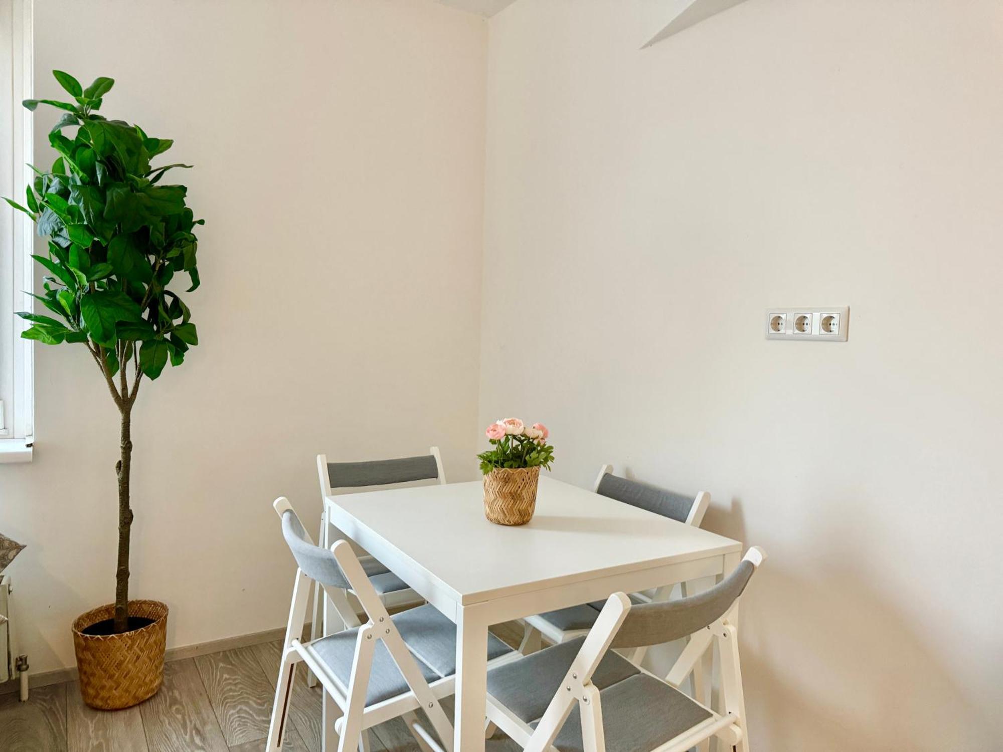 Stylish Schonbrunn Apartments - Free Underground Parking Виена Екстериор снимка