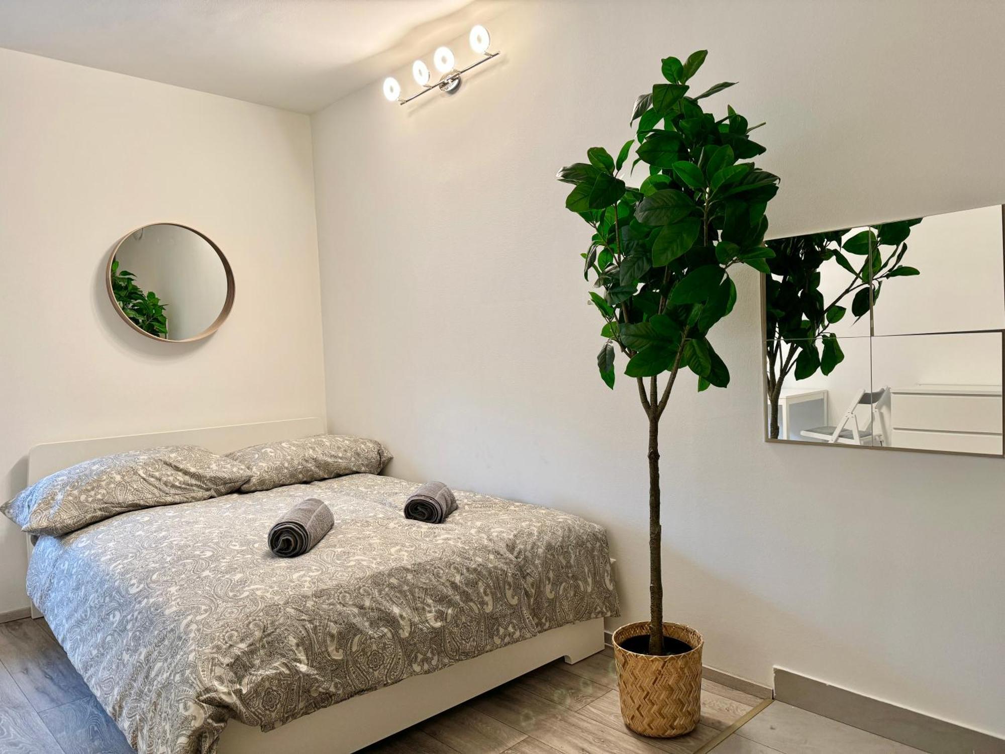 Stylish Schonbrunn Apartments - Free Underground Parking Виена Екстериор снимка