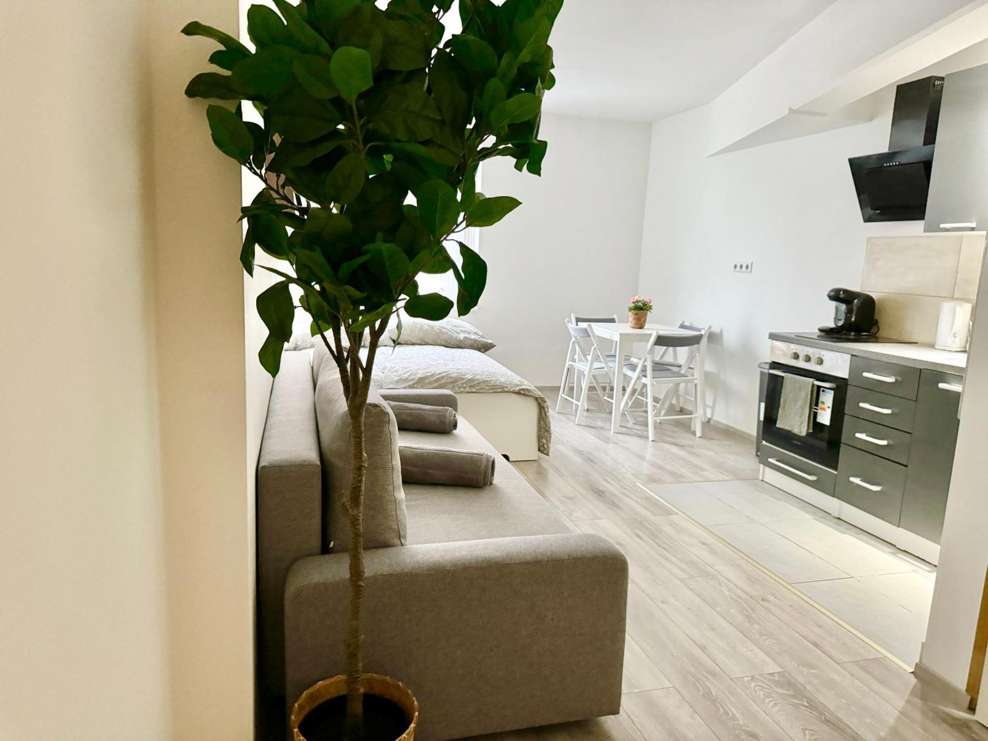 Stylish Schonbrunn Apartments - Free Underground Parking Виена Екстериор снимка
