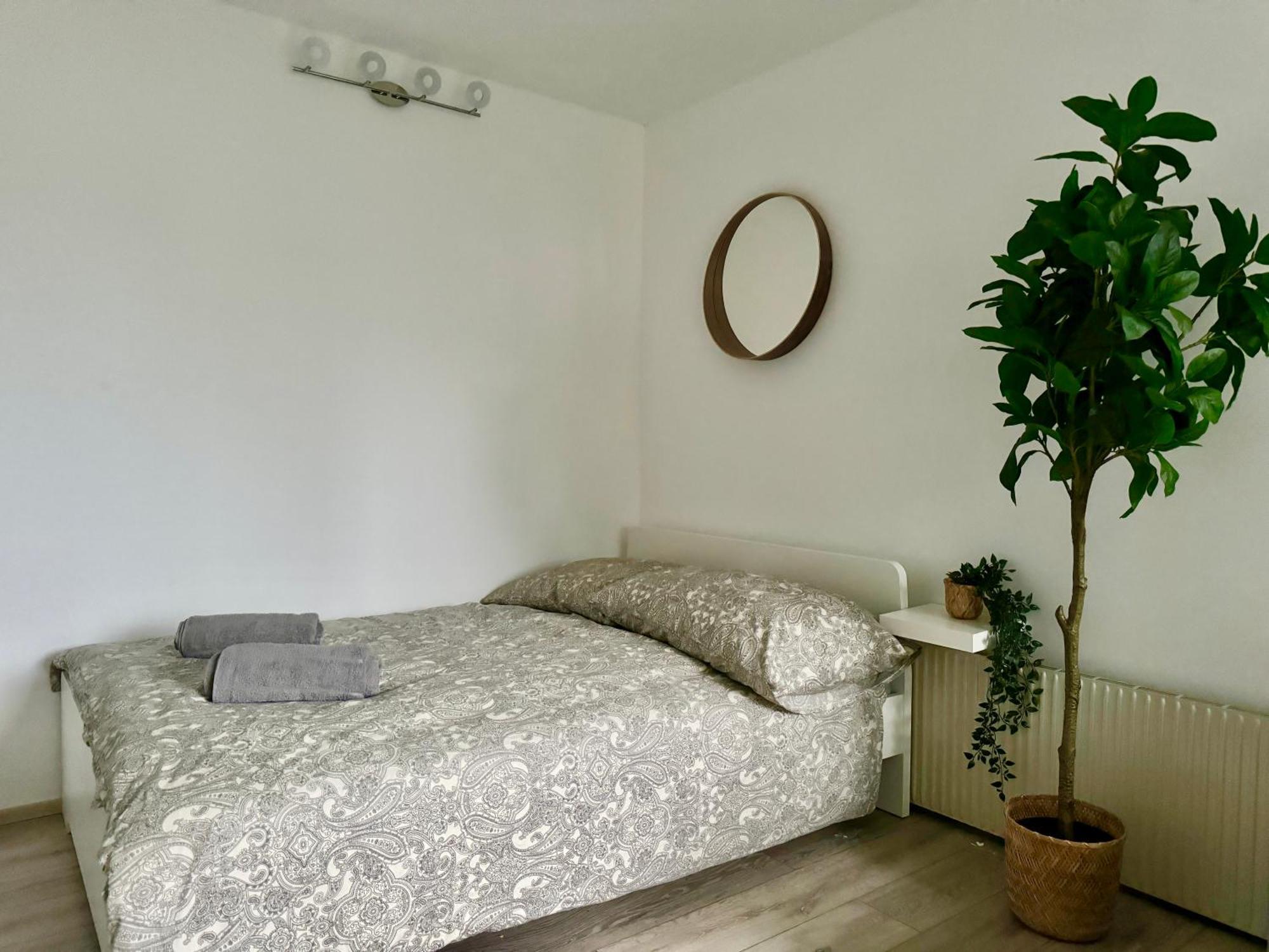 Stylish Schonbrunn Apartments - Free Underground Parking Виена Екстериор снимка