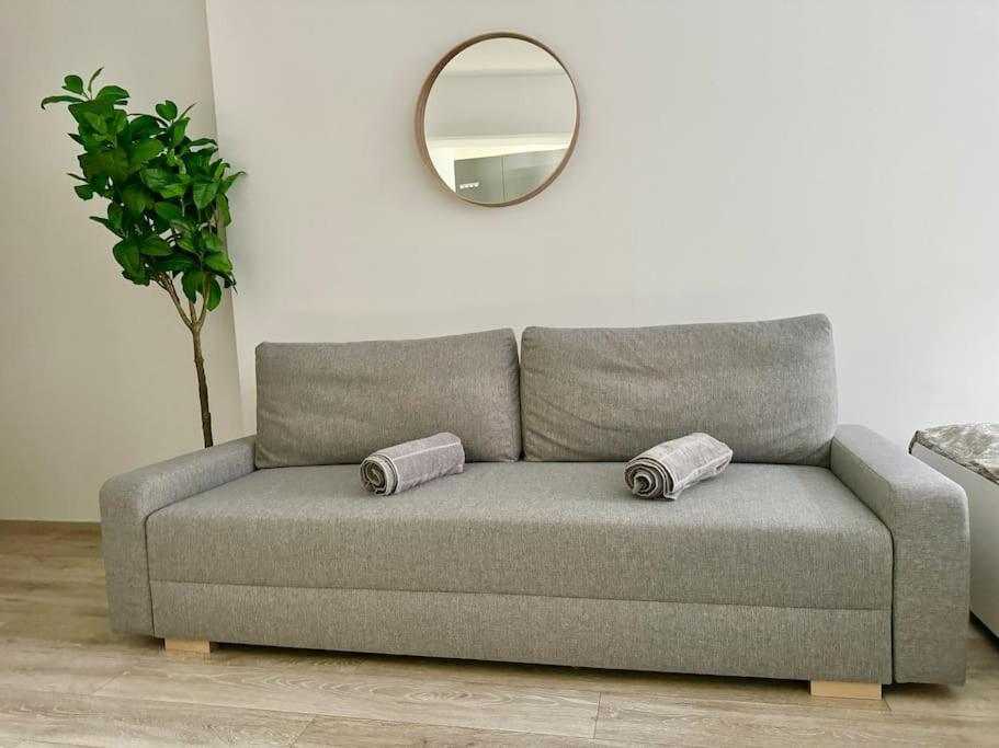 Stylish Schonbrunn Apartments - Free Underground Parking Виена Екстериор снимка
